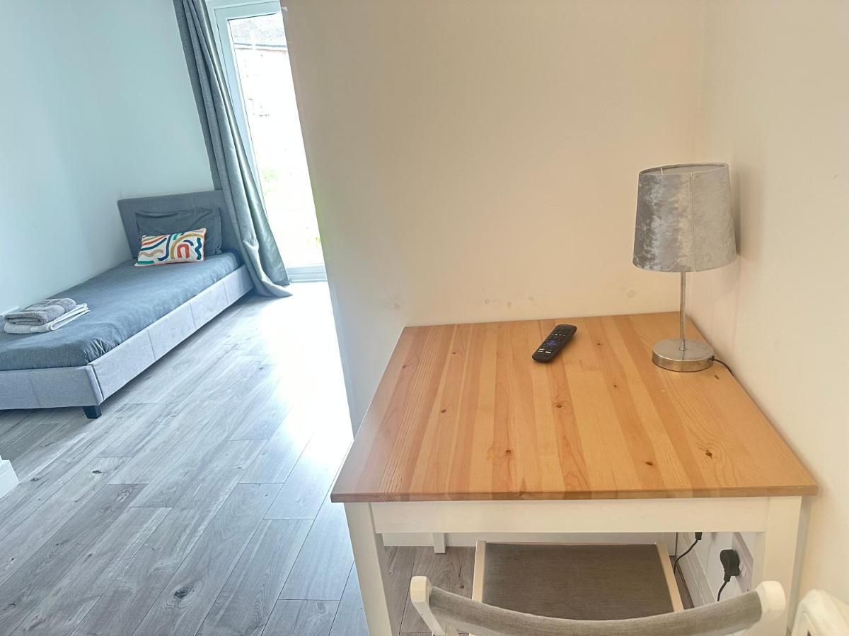 Flat 03 Studio Flat Near Aylesbury Station Free Parking Ngoại thất bức ảnh